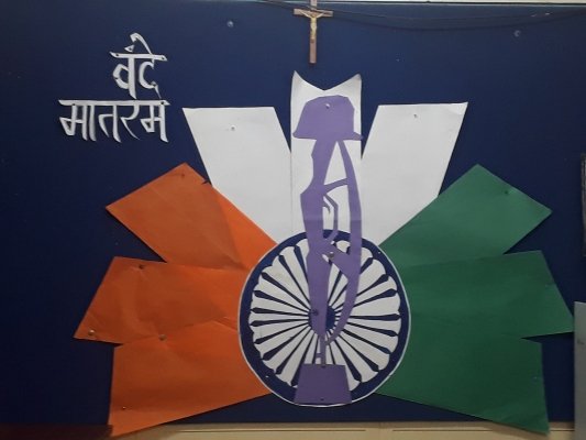 INDEPENDENCE DAY & PATRIOTIC SINGING